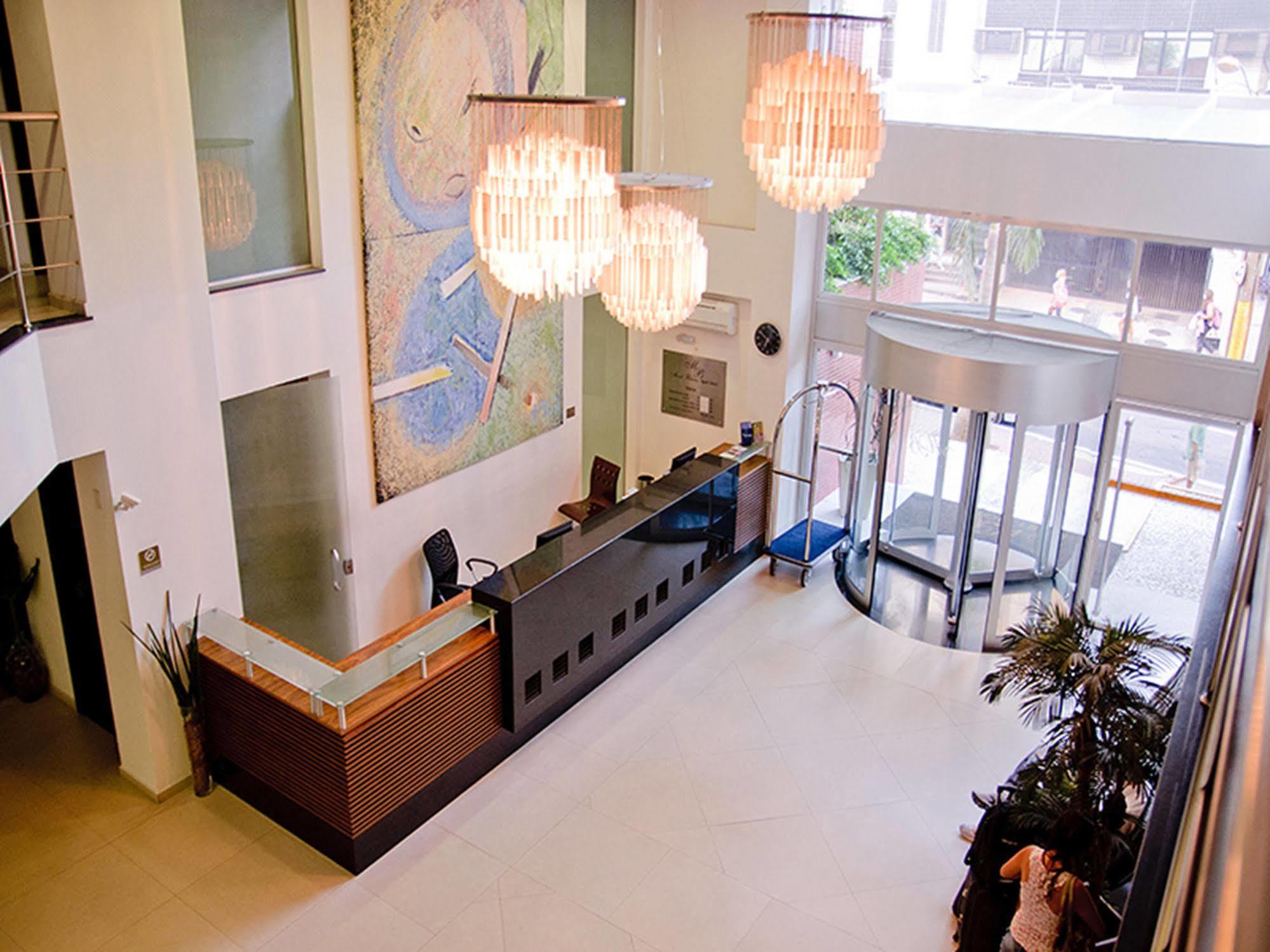 Mont Blanc Apart Hotel - דוקה דה קשיאס מראה חיצוני תמונה